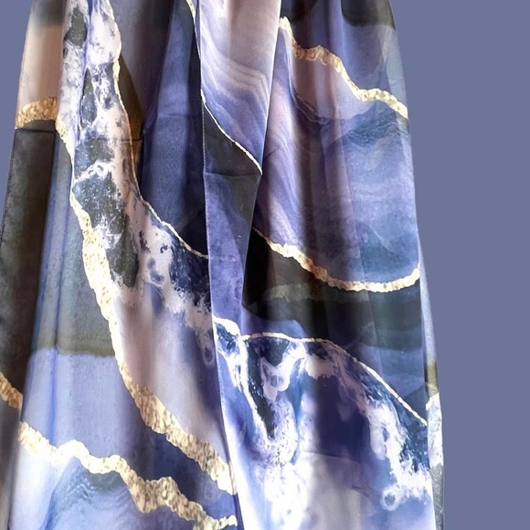 Brand new Soft Crepe Shawl in Royal Blue Marble✨ - Picture 5 of 5